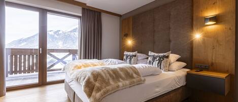 Chalet | 3 bedrooms, individually furnished, bed sheets