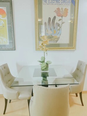 Dining - HUGE affordable 2 BR 2TB condo in Fort Bonifacio Global City!  (Taguig)