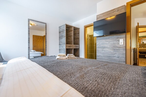 Elite Apartment, 4 Bedrooms | 20 bedrooms - Splendid Apartment With Patio (Bad Hofgastein)