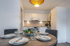 Premium Apartment, 3 Bedrooms | Private kitchen | Microwave, coffee/tea maker, electric kettle, cookware/dishes/utensils