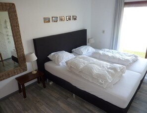 Classic House, 3 Bedrooms | 29 bedrooms, individually furnished - Lovely Holiday Home With Private Barbecue (Breskens)