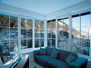 Classic Apartment, 3 Bedrooms | Balcony - Charming Apartment With Alps View (Bad Gastein)