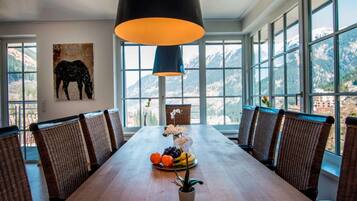 Apartament clàssic, 3 dormitoris | Servei de restauració