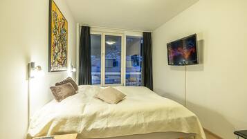 Comfort Apartment, 2 Bedrooms | 10 bedrooms, individually furnished