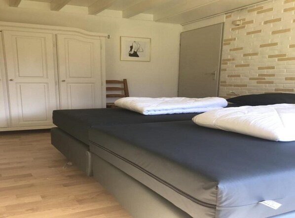 Comfort House, 3 Bedrooms | 18 bedrooms, individually furnished - Scheldeveste 157 Breskens (Breskens)