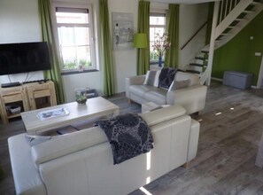 Superior House, 3 Bedrooms | Living room