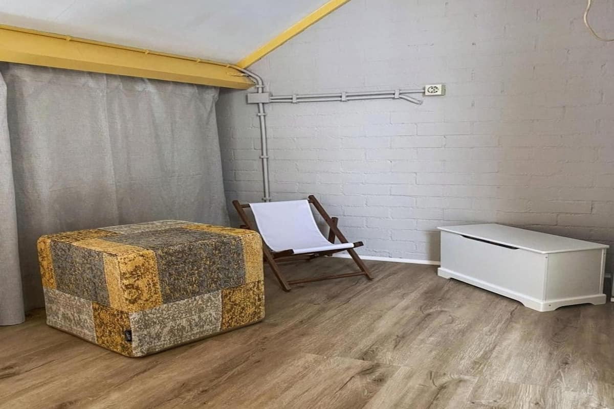 Superior House, 2 Bedrooms | Living room | Fireplace