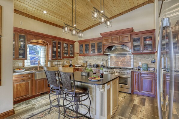 Fridge, microwave, dishwasher, coffee/tea maker