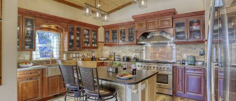 Fridge, microwave, dishwasher, coffee/tea maker