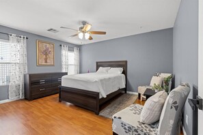 3 bedrooms, travel cot, free WiFi, bed sheets