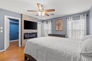 3 bedrooms, travel cot, free WiFi, bed sheets