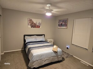 3 chambres, fer et planche à repasser, Wi-Fi, literie fournie