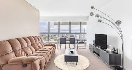 Cental Stunning 2Beds CityView w/ Carpark Pool Gym