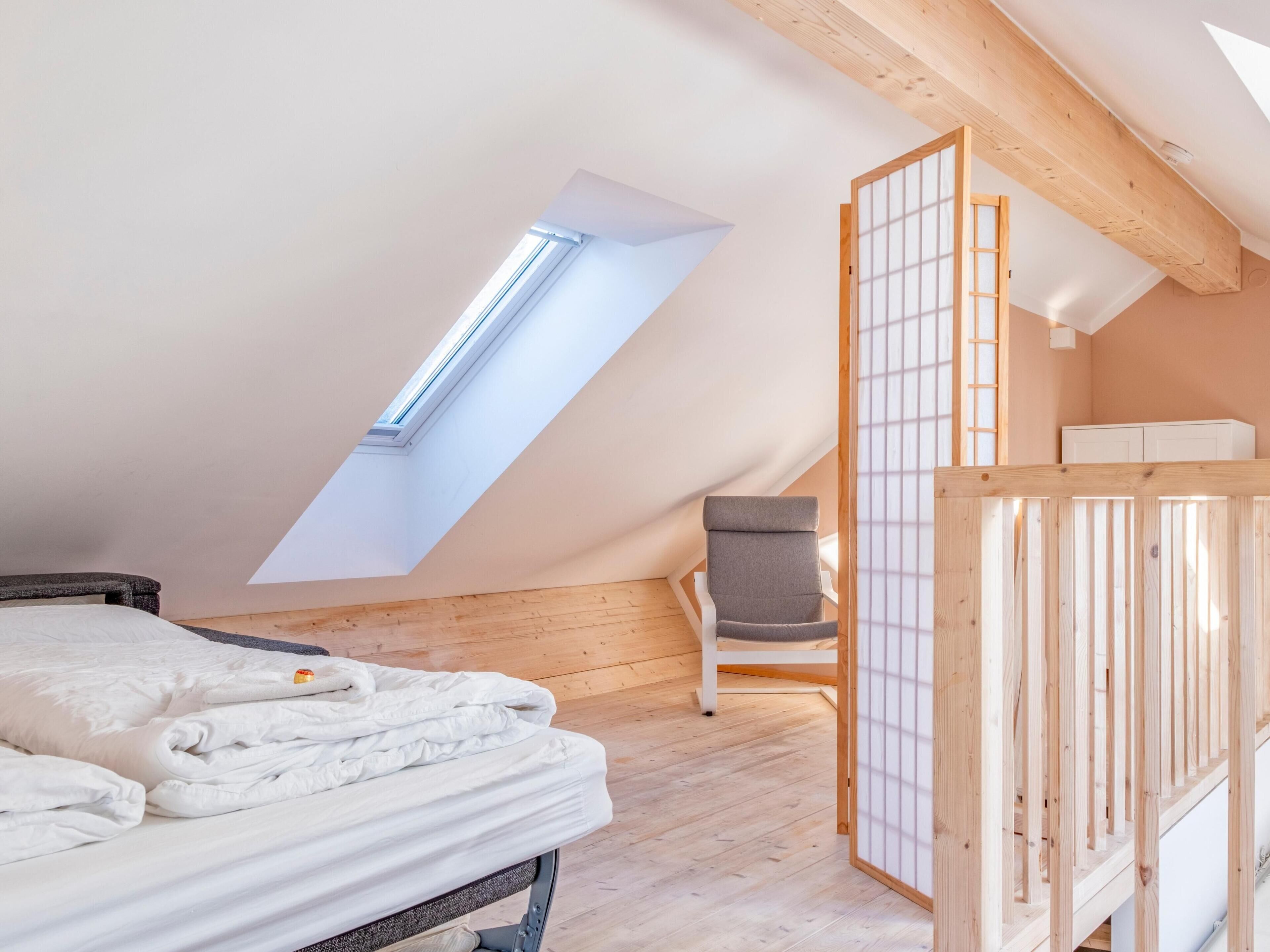 8 bedrooms, internet