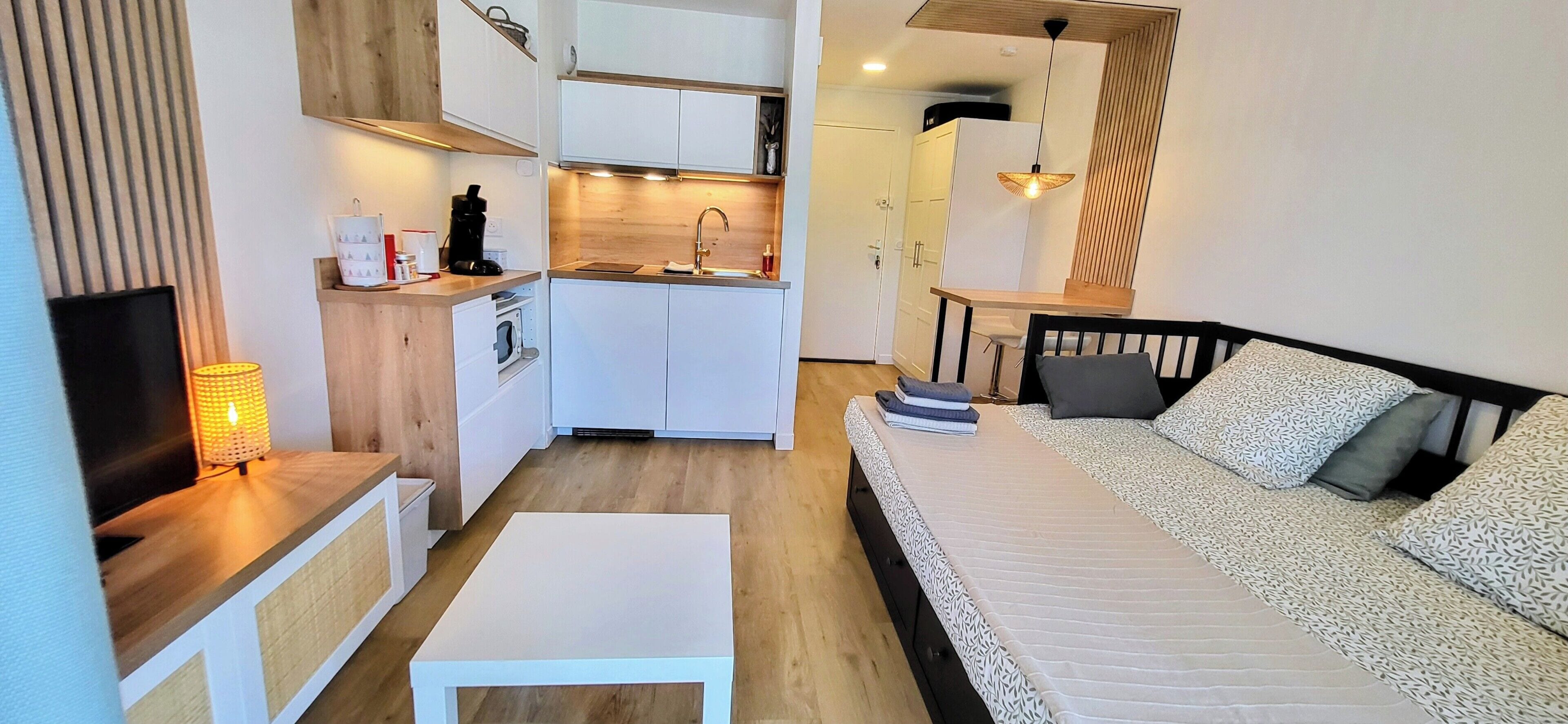 Iron/ironing board, WiFi (free), bed sheets