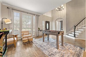 Games room - Gorgeous 6BR 3,5 Bth Home with Pool and Game Room (Deer Park)