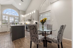 Fridge, microwave, oven, stovetop - Gorgeous 6BR 3,5 Bth Home with Pool and Game Room (Deer Park)