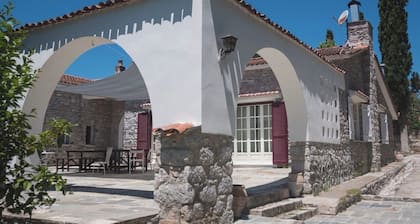 Unique historical & charm full Estate with pool near the beach with yoga room