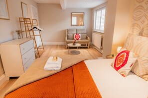 4 bedrooms, travel cot, WiFi, bed sheets