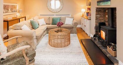 Spacious home, Log Burner, parking! Good location