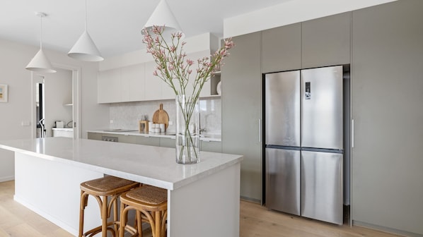 Fridge, microwave, oven, stovetop - Wirilda Retreat Inverloch (Inverloch)