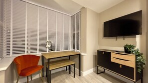 Standard Apartment, 2 Bedrooms | Living area | 32-inch Smart TV with digital channels, Netflix, streaming services - Stay Angels - Cosy Boho Apartment (Sheffield)