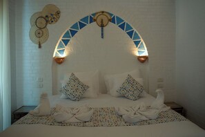 Deluxe tweepersoonskamer, uitzicht op rivier | Lakens van Egyptisch katoen, luxe beddengoed, donsdekens, een minibar