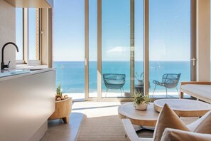 Interior - Luxury house in Herolds Bay. Stunning ocean views. Hiking, cycling and golf. (Herolds Bay, Geoerge)