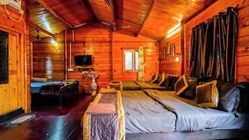 Premium bedding, down duvets, free minibar items, desk