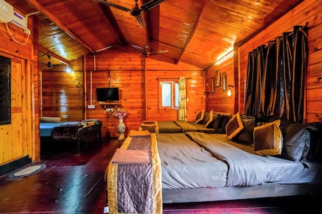 Ropa de cama de alta calidad, cubrecamas y artículos del minibar gratis