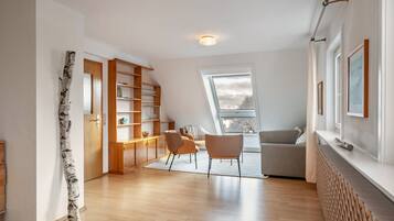 Tv och ett bordtennisbord