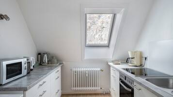 KylskÄp, mikrovÄgsugn, ugn och spishÀll