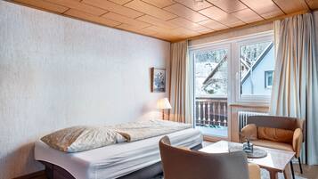 1 slaapkamer, een strijkplank/strijkijzer, gratis wifi, beddengoed