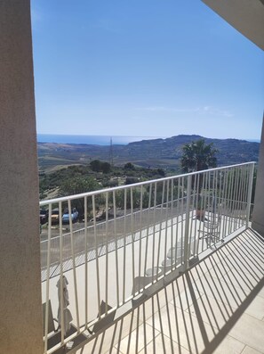 In-room safe, soundproofing, free WiFi - TENUTE LAZZARINO (Sciacca)