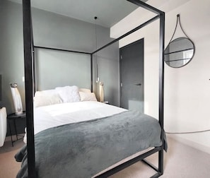 2 bedrooms, free WiFi, bed sheets - Loft on the Bay - Exquisite Sea Front Stay (Lancashire)