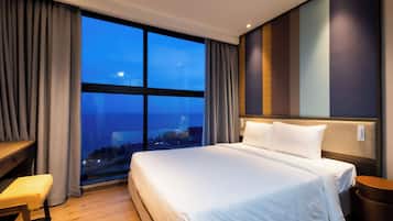 2 bedrooms, premium bedding, down duvets, Tempur-Pedic beds