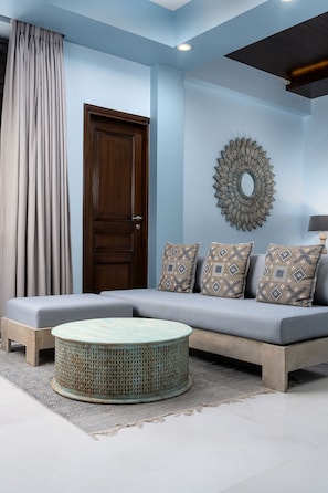 In-room safe, blackout curtains, iron/ironing board, free WiFi - The Almond Tree (Jodhpur)