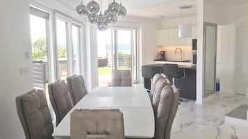 Villa (Four Bedroom Villa) | Dining room