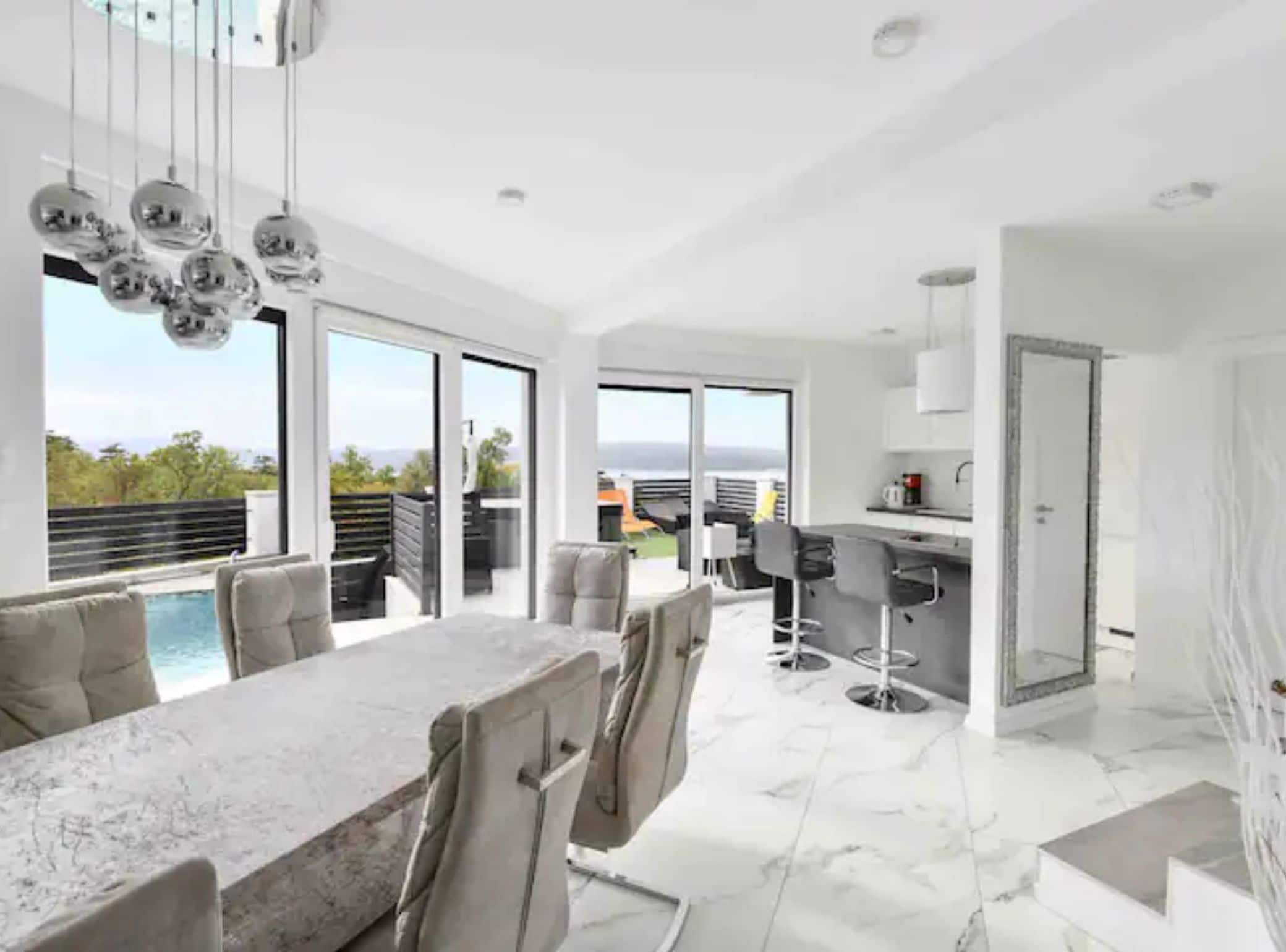 Villa (Four Bedroom Villa) | Dining room