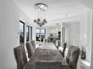 Villa (Four Bedroom Villa) | Dining room
