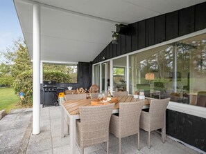 Outdoor dining - "Rikkart" -  from the sea by Interhome (Hadsund)