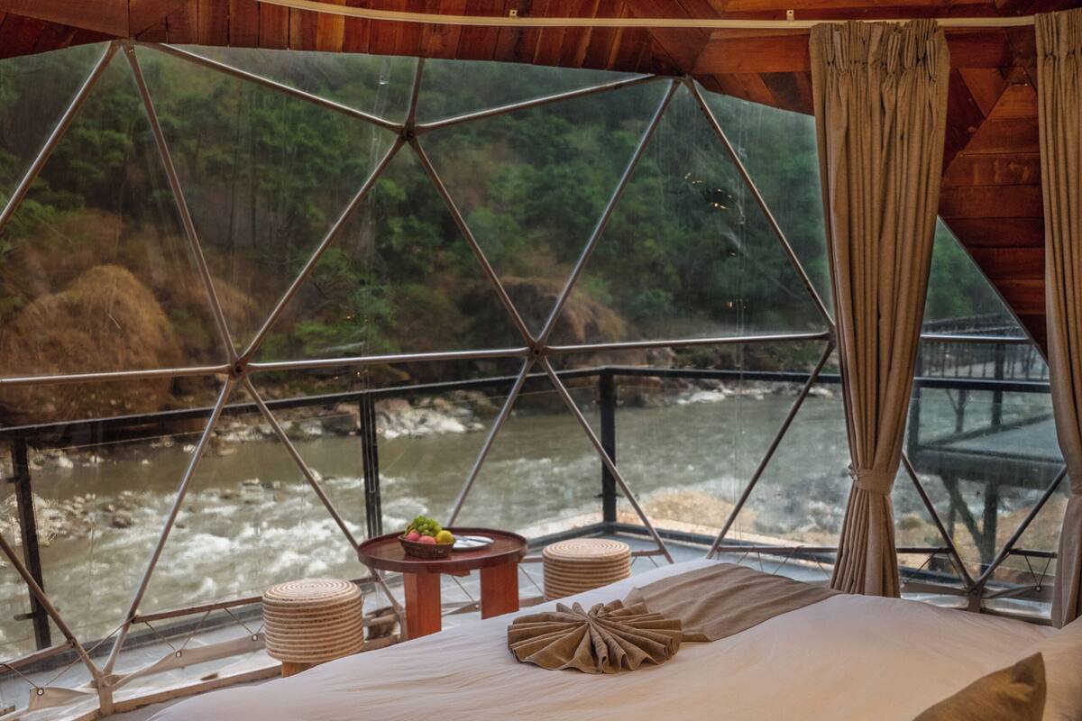 Geodesic Igloo Room