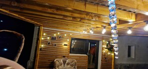 Property grounds - LaShura-Travel in Apuseni, Soothing farmhouse with WiFi in charming Dupăpiatră (Dupapiatra)