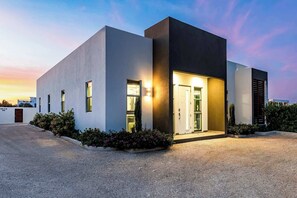 Exterior - Sun-Kissed Shores, Poolside Bliss, and Family Fun (Long Bay Hills)