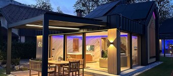 Elegant Warm Bliss Hideaway Escape Lodge