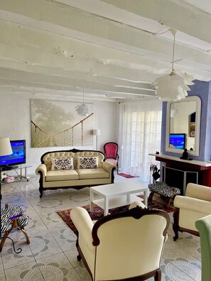 Smart TV, stereo, printers