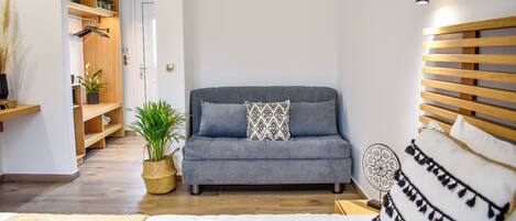 Superior Double Room, Garden View | Free WiFi, bed sheets