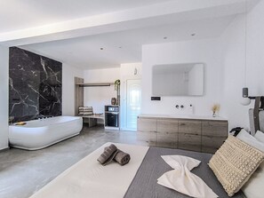 Junior Studio Suite, Balcony, Pool View - Giabeos (Skiathos)