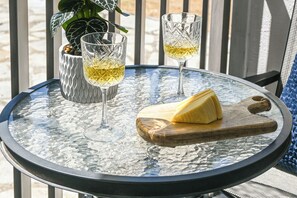 Suíte estúdio júnior, sacada, vista para a piscina | Terraço/pátio