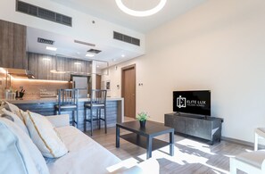 Apartment | 1 bedroom - Elite LUX Holiday Homes - Stunning Lake View 1bhk Retreat in JLT Dubai (Dubai)